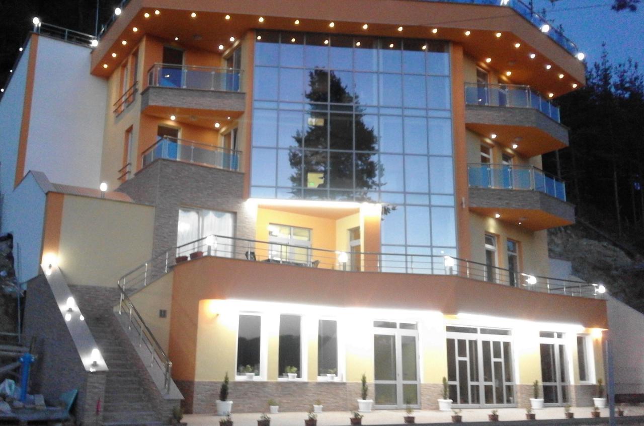 Hotel Safi Dospat Exterior foto